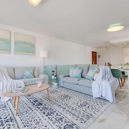 Vacation I Sea Views, 24-7 Security, Parking, Walk To Everything In Luxurious Puerto Banus