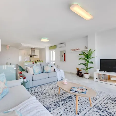 Vacation I Sea Views, 24-7 Security, Parking, Walk To Everything In Luxurious Puerto Banus * Marbella
