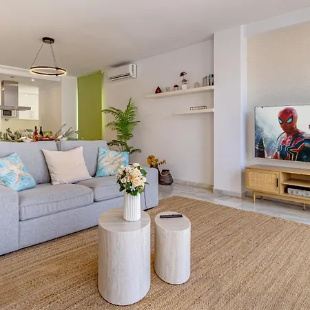 Vacation I Sea Views, 24-7 Security, Parking, Walk To Everything In Luxurious Puerto Banus شقة
