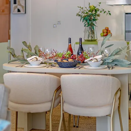 Vacation I Sea Views, 24-7 Security, Parking, Walk To Everything In Luxurious Puerto Banus Διαμέρισμα Μαρμπέλλα